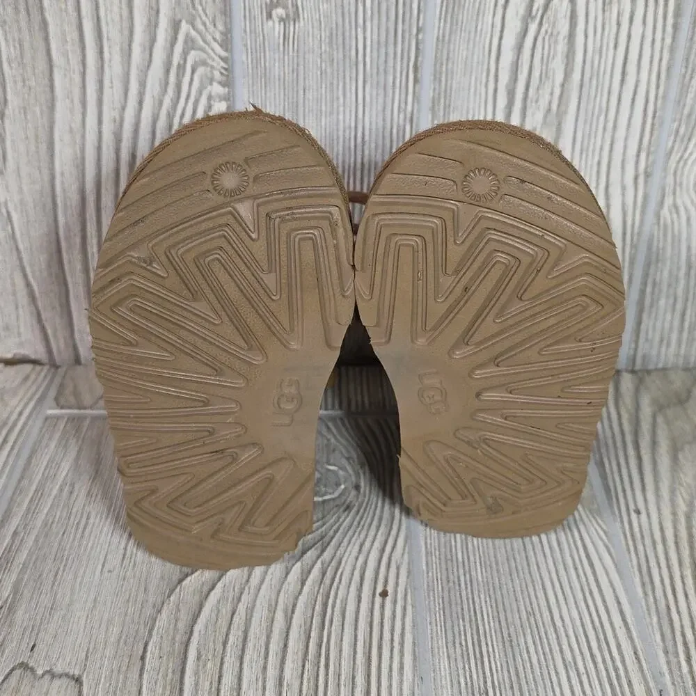 UGG Kids  Neumel II Chukka Chestnut Brown Boots Toddler Size 6